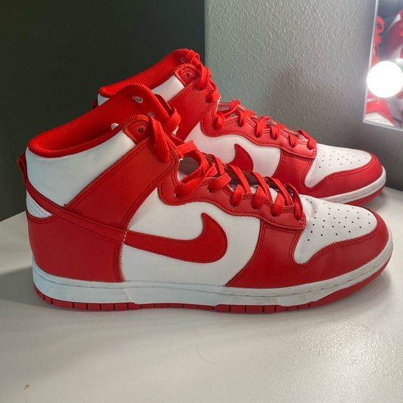 Red Championship dunks size 10 in men’s - Picture 1 of 4
